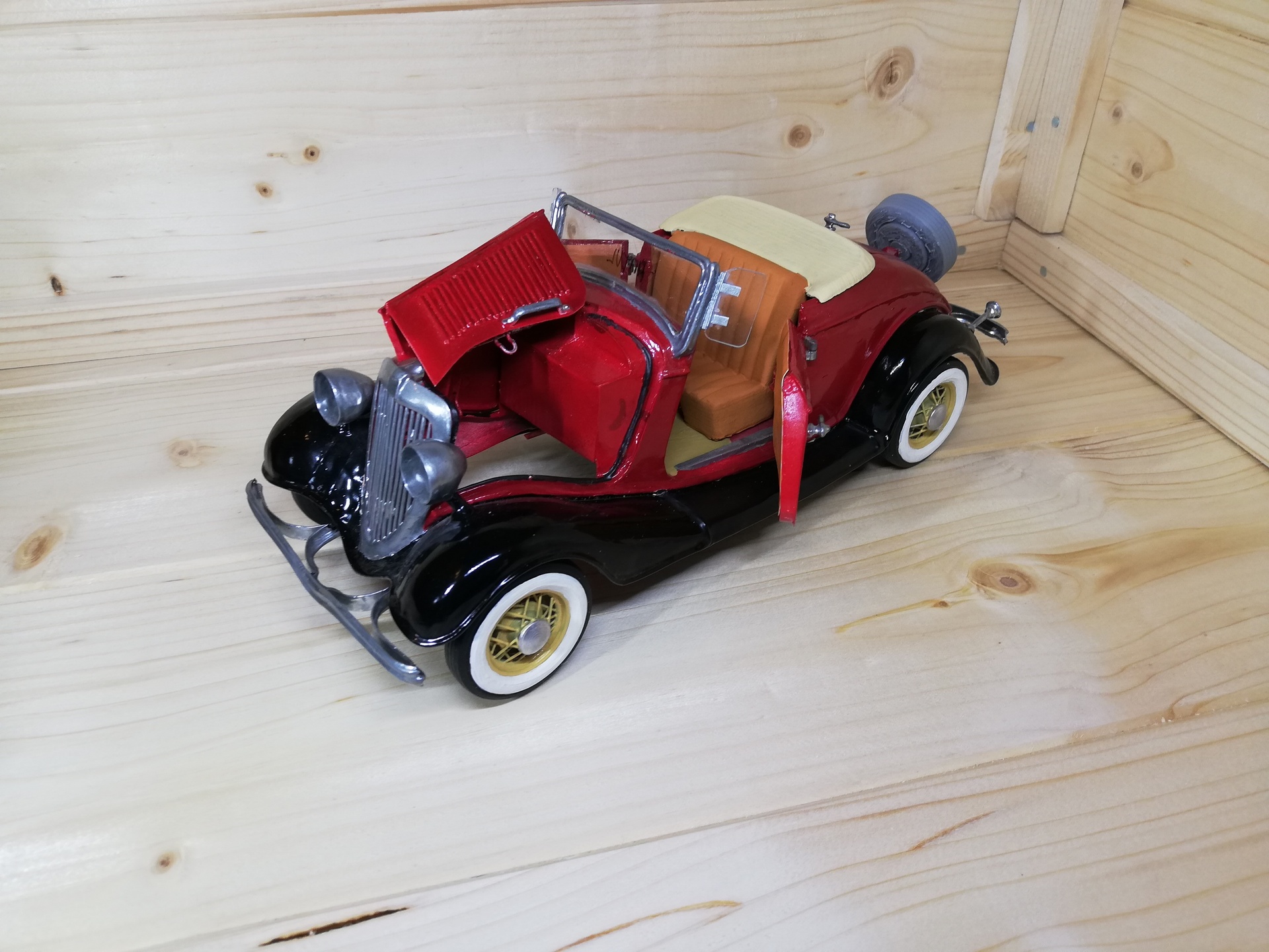 Ford V8 Cabriolet 